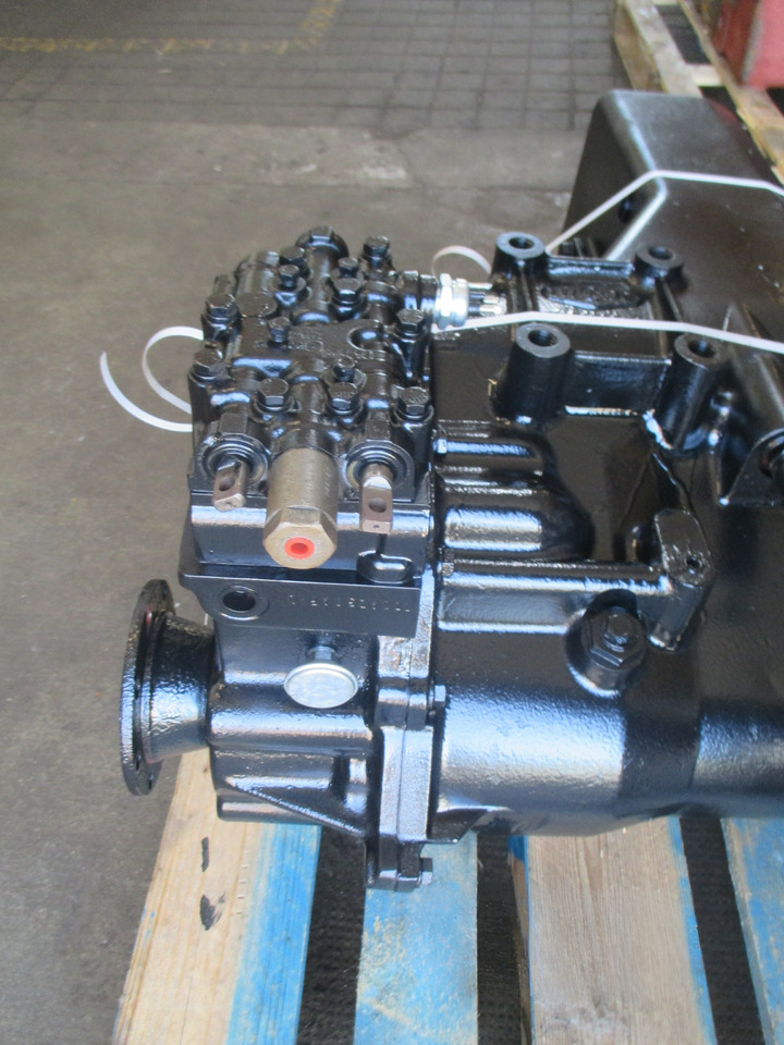 R24346-8 Clark Hurth - Caja de cambios para Maquinaria de construcción: foto 4 R24346-8 Clark Hurth - Caja de cambios para Maquinaria de construcción: foto 4