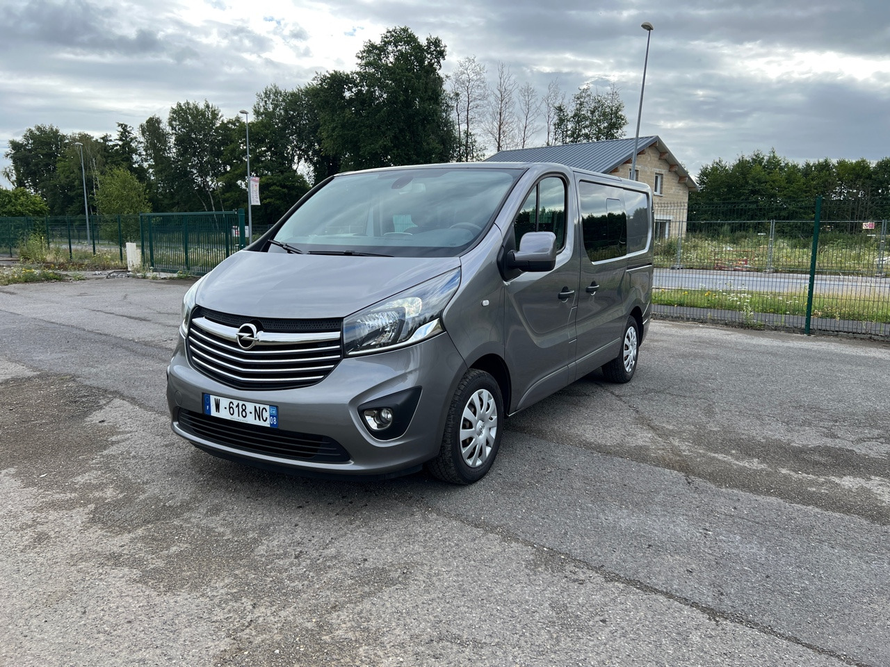 OPEL Vivaro 5 Places L1H1 Grand Confort 146ch 1.6 CDTI - Furgoneta combi: foto 1 OPEL Vivaro 5 Places L1H1 Grand Confort 146ch 1.6 CDTI - Furgoneta combi: foto 1