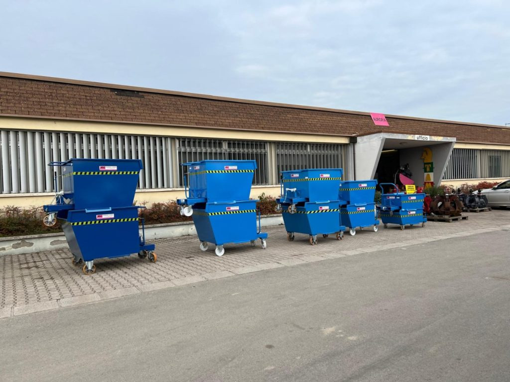 CONTAINER A BENNA RIBALTABILE - Contenedor basculante: foto 2 CONTAINER A BENNA RIBALTABILE - Contenedor basculante: foto 2