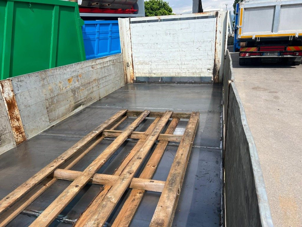 Contenedor de gancho CONTAINER SCARRABILE USATO A PIANALE CON SPONDE: foto 6 Contenedor de gancho CONTAINER SCARRABILE USATO A PIANALE CON SPONDE: foto 6