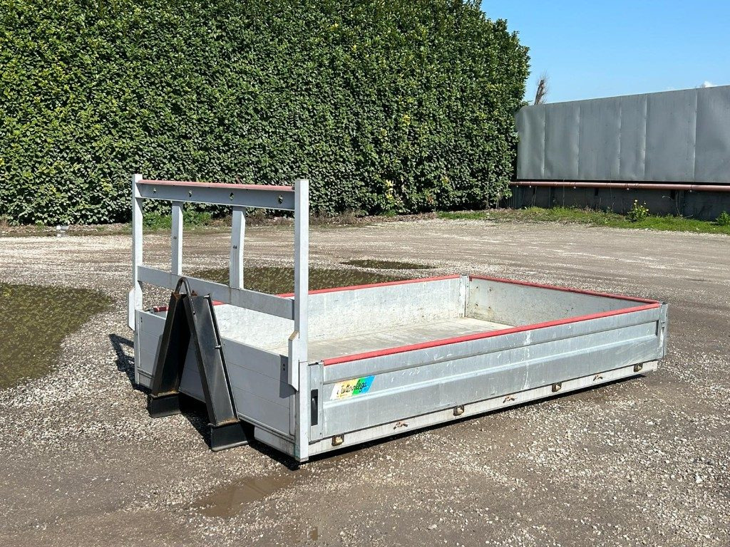 CONTAINER USATO SCARRABILE A PIANALE - Contenedor de gancho: foto 1 CONTAINER USATO SCARRABILE A PIANALE - Contenedor de gancho: foto 1