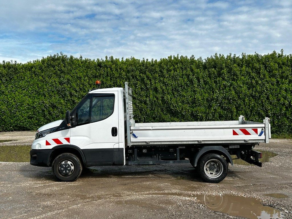 IVECO DAILY 35.140 RIBALTABILE - Furgoneta basculante: foto 5 IVECO DAILY 35.140 RIBALTABILE - Furgoneta basculante: foto 5