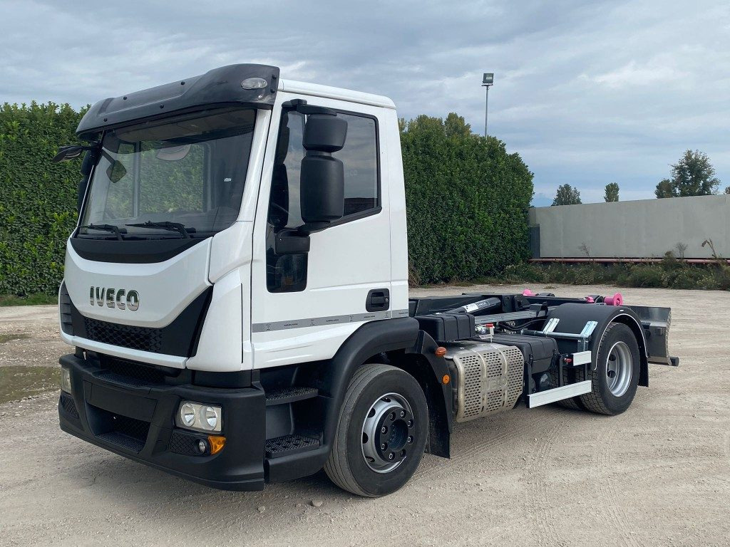 IVECO EUROCARGO 120E25 SCARRABILE - Camión multibasculante: foto 1 IVECO EUROCARGO 120E25 SCARRABILE - Camión multibasculante: foto 1