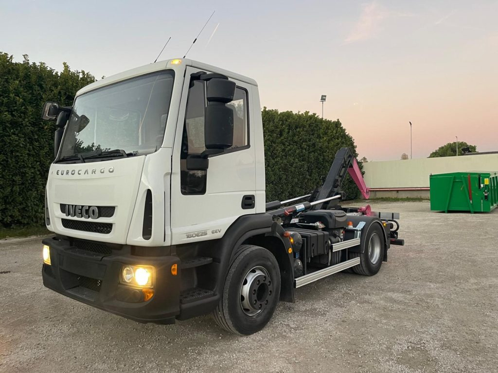 IVECO EUROCARGO 160E25 SCARRABILE - Camión multibasculante: foto 1 IVECO EUROCARGO 160E25 SCARRABILE - Camión multibasculante: foto 1