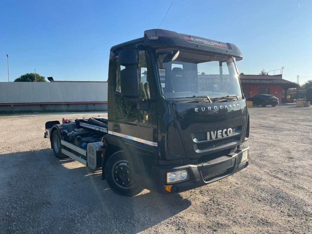 Camión multibasculante IVECO EUROCARGO 75E18 CON SCARRABILE NUOVO: foto 1