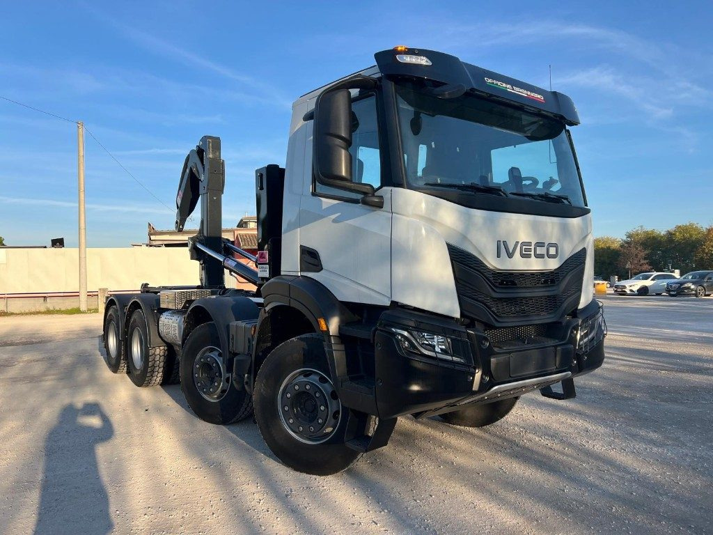 IVECO TRAKKER T-WAY AD500 NUOVO SCARRABILE - Camión multibasculante: foto 3 IVECO TRAKKER T-WAY AD500 NUOVO SCARRABILE - Camión multibasculante: foto 3