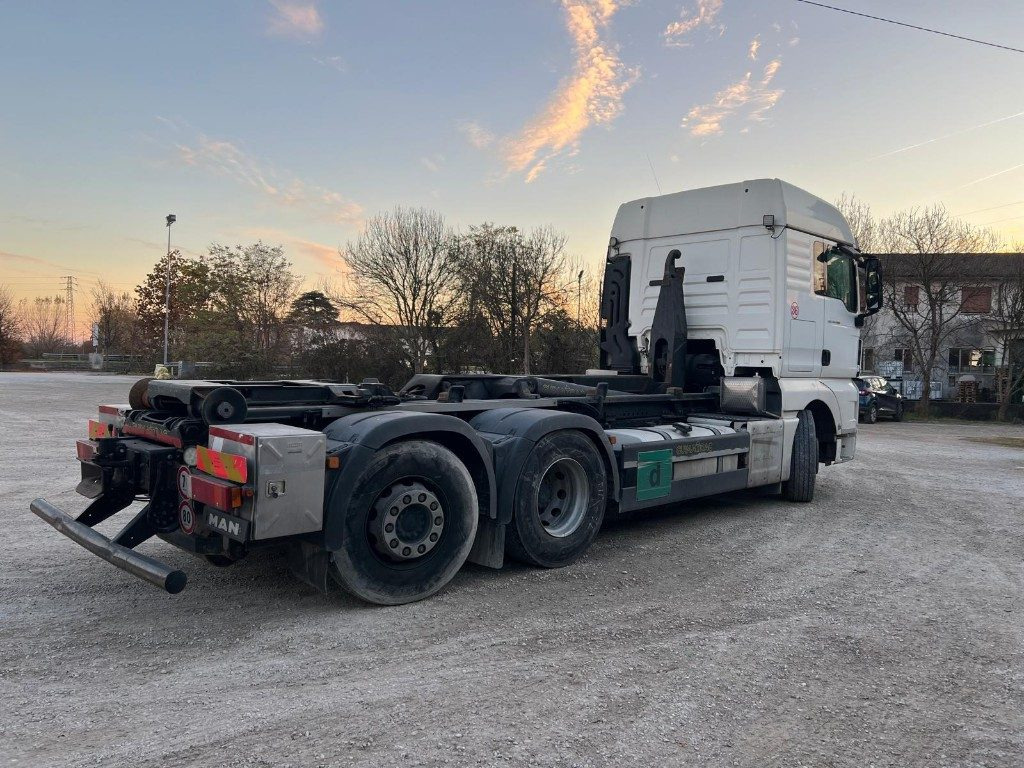 MAN TGX 26.480 USATO SCARRABILE - Camión multibasculante: foto 2 MAN TGX 26.480 USATO SCARRABILE - Camión multibasculante: foto 2