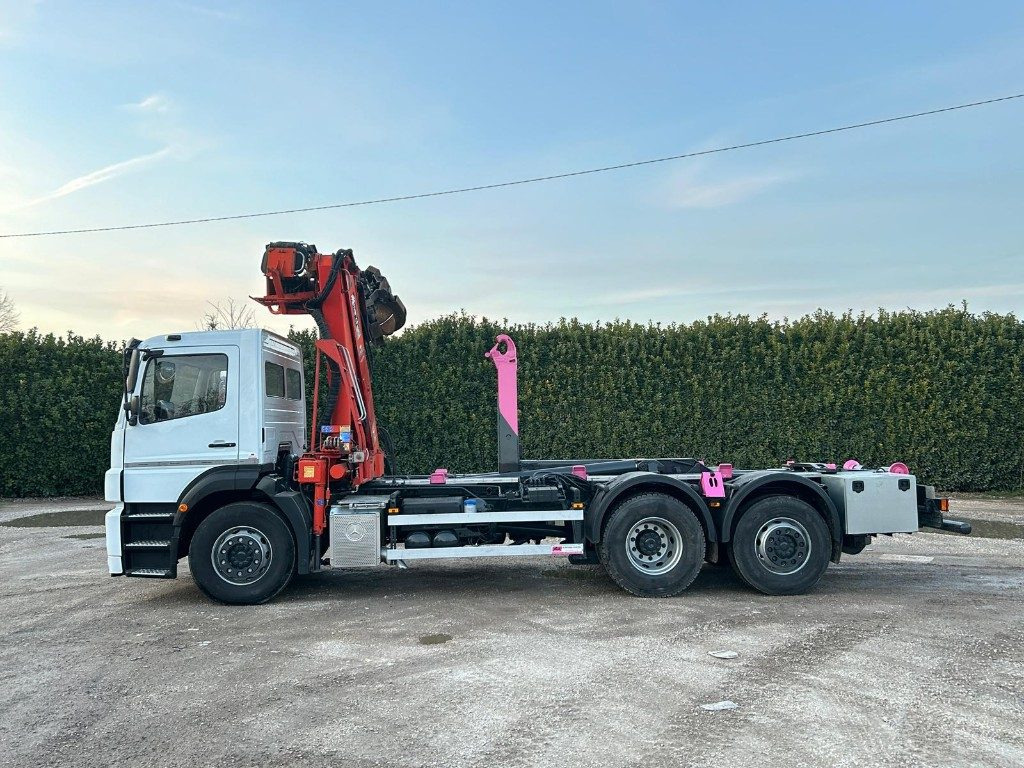 MERCEDES-BENZ MERCEDES AXOR 2533 SCARRABILE CON GRU E POLIPO - Camión multibasculante: foto 5 MERCEDES-BENZ MERCEDES AXOR 2533 SCARRABILE CON GRU E POLIPO - Camión multibasculante: foto 5