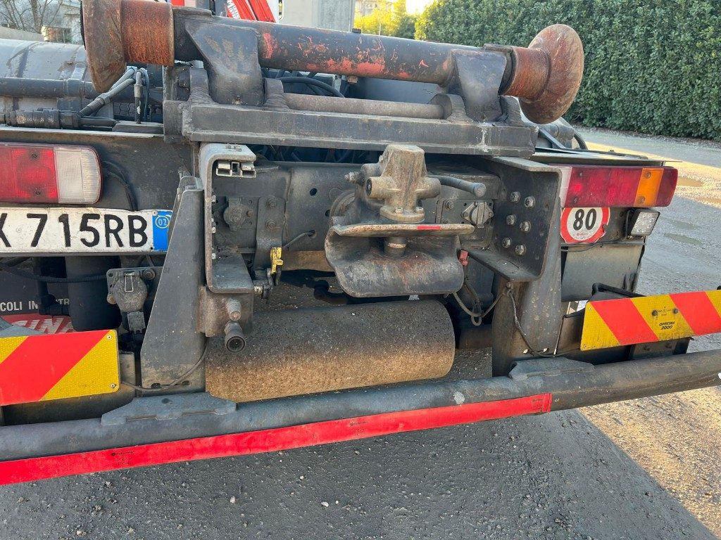 Camión multibasculante SCANIA CV R124 SCARRABILE CON GRU E POLIPO: foto 7 Camión multibasculante SCANIA CV R124 SCARRABILE CON GRU E POLIPO: foto 7