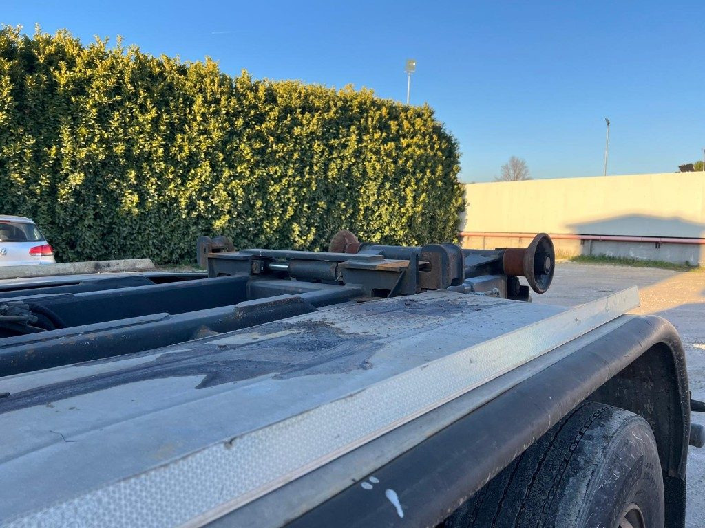 Camión multibasculante SCANIA CV R124 SCARRABILE CON GRU E POLIPO: foto 12 Camión multibasculante SCANIA CV R124 SCARRABILE CON GRU E POLIPO: foto 12