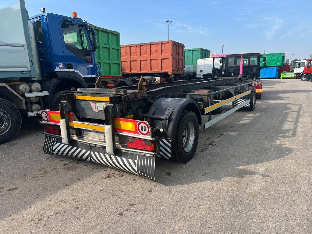 ZORZI RIMORCHIO ZORZI 20R075 SCARRABILE PNEUMATICO - Remolque multilift/ Portacontenedores de cadenas: foto 3 ZORZI RIMORCHIO ZORZI 20R075 SCARRABILE PNEUMATICO - Remolque multilift/ Portacontenedores de cadenas: foto 3