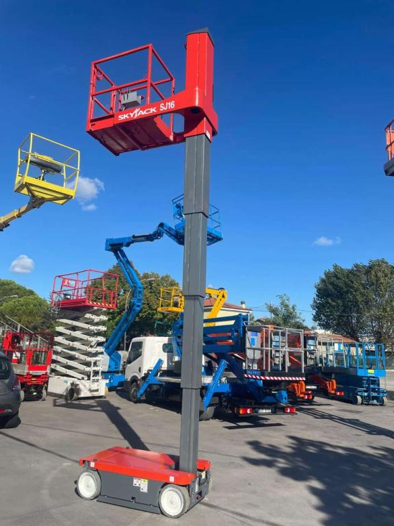 Plataforma de mástil vertical SkyJack SJ-16: foto 13