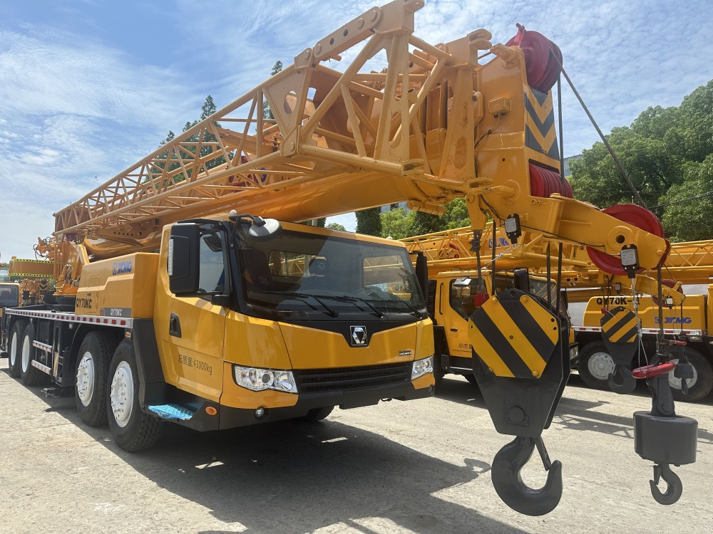 XCMG qy70kc xct75 qy75kc 75 ton truck crane - Autogrúa: foto 2 XCMG qy70kc xct75 qy75kc 75 ton truck crane - Autogrúa: foto 2