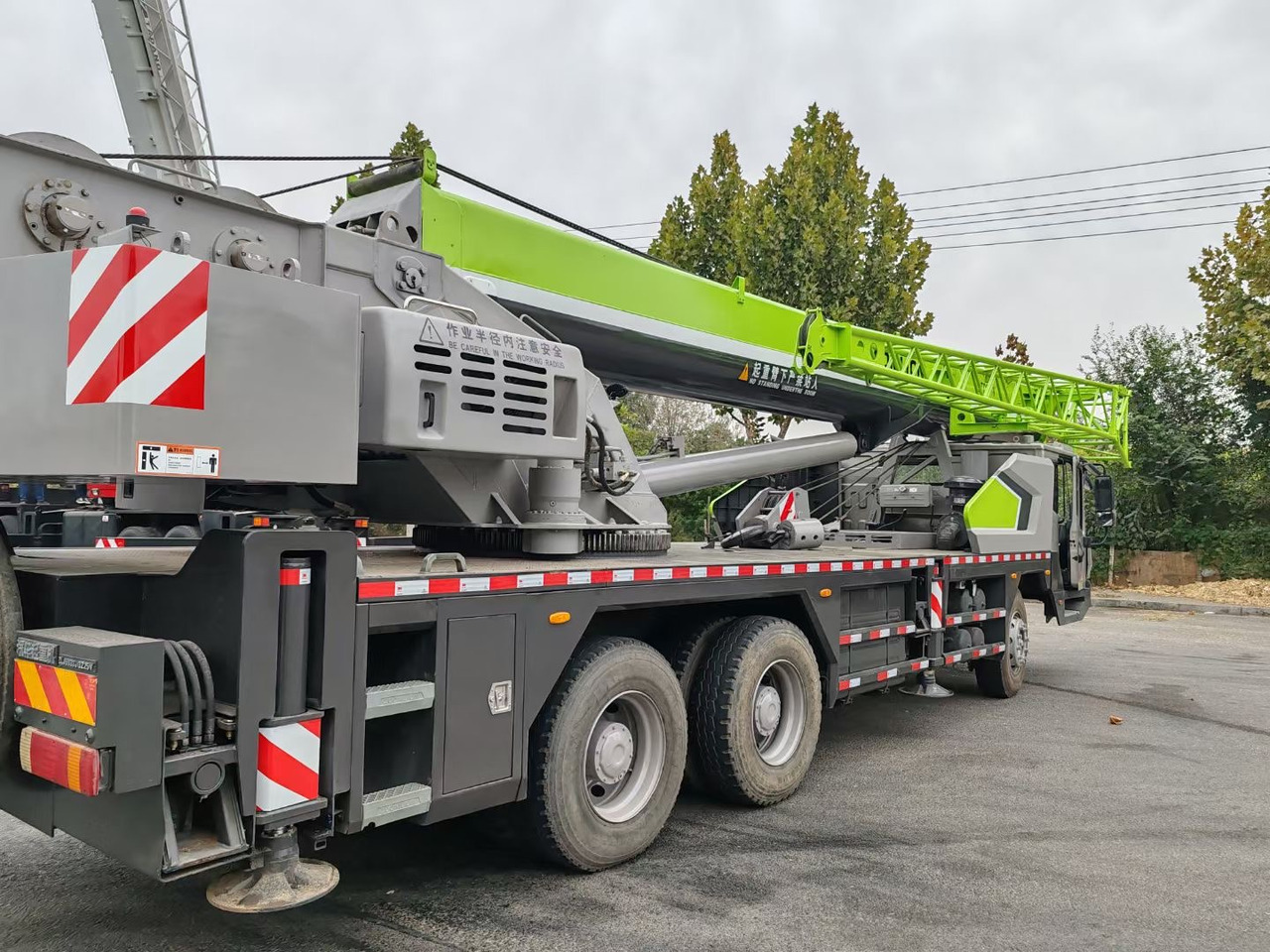 ZOOMLION ZTC251V 25 TON TRUCK CRANE - Autogrúa: foto 4 ZOOMLION ZTC251V 25 TON TRUCK CRANE - Autogrúa: foto 4