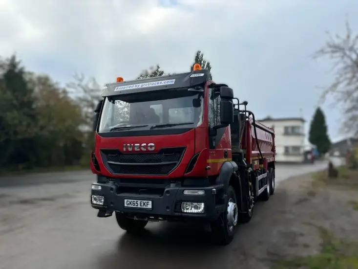 Iveco Trakker - Camión volquete: foto 1 Iveco Trakker - Camión volquete: foto 1