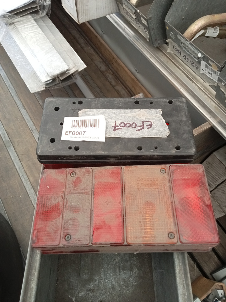 Trouillet FEU ARRIERE GAUCHE + DROIT - Luz trasera: foto 1 Trouillet FEU ARRIERE GAUCHE + DROIT - Luz trasera: foto 1