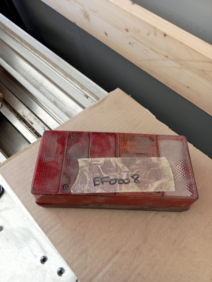 Trouillet FEU ARRIERE GAUCHE + DROIT - Luz trasera: foto 2 Trouillet FEU ARRIERE GAUCHE + DROIT - Luz trasera: foto 2