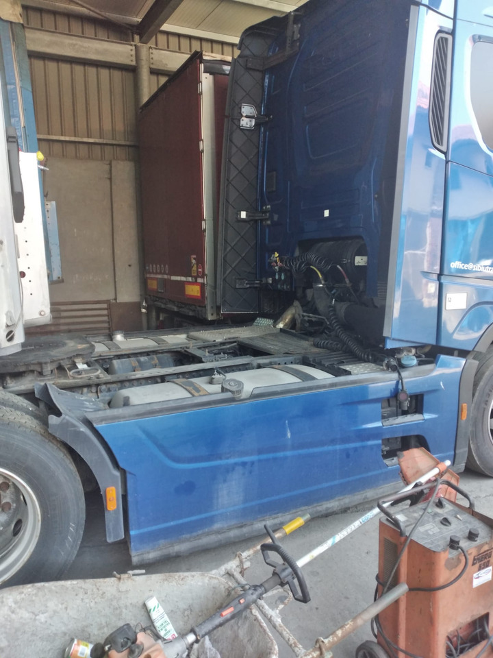 FORD F-MAX - Cabeza tractora: foto 3 FORD F-MAX - Cabeza tractora: foto 3