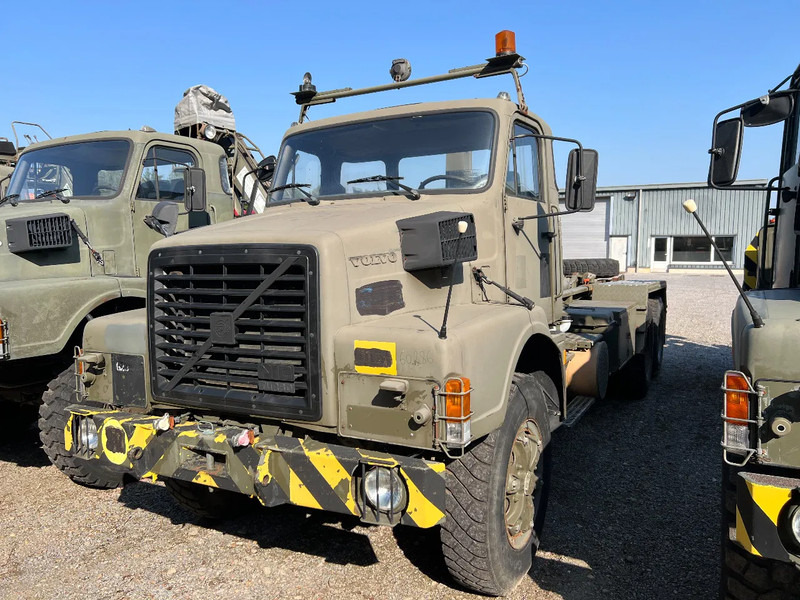 Volvo N 10 6X4 - HOOK CONTAINER (3x stock) - Camión: foto 1 Volvo N 10 6X4 - HOOK CONTAINER (3x stock) - Camión: foto 1