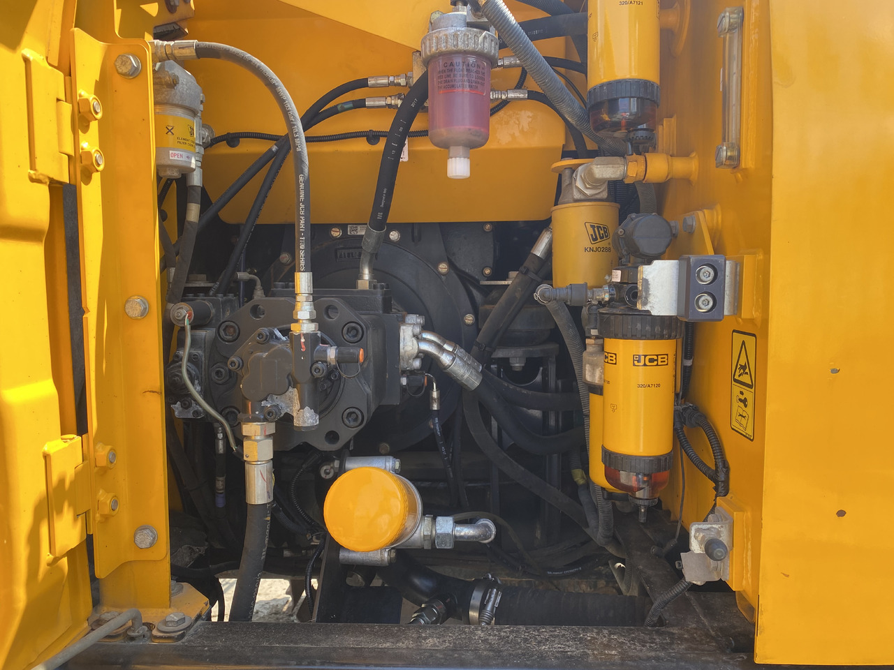 Excavadora de cadenas JCB JS131: foto 9 Excavadora de cadenas JCB JS131: foto 9