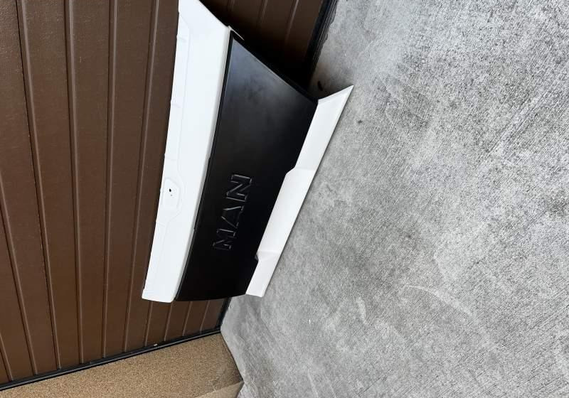 Zderzak przedni środkowy MAN LION'S COACH EURO 6 MAN Lion’s Coach Euro 6 - Parachoques para Autocar: foto 4 Zderzak przedni środkowy MAN LION'S COACH EURO 6 MAN Lion’s Coach Euro 6 - Parachoques para Autocar: foto 4