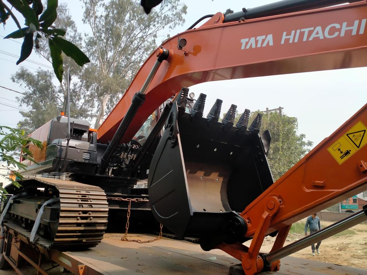 Excavadora de cadenas nuevo New Hitachi ZX220 LC tracked excavator: foto 6