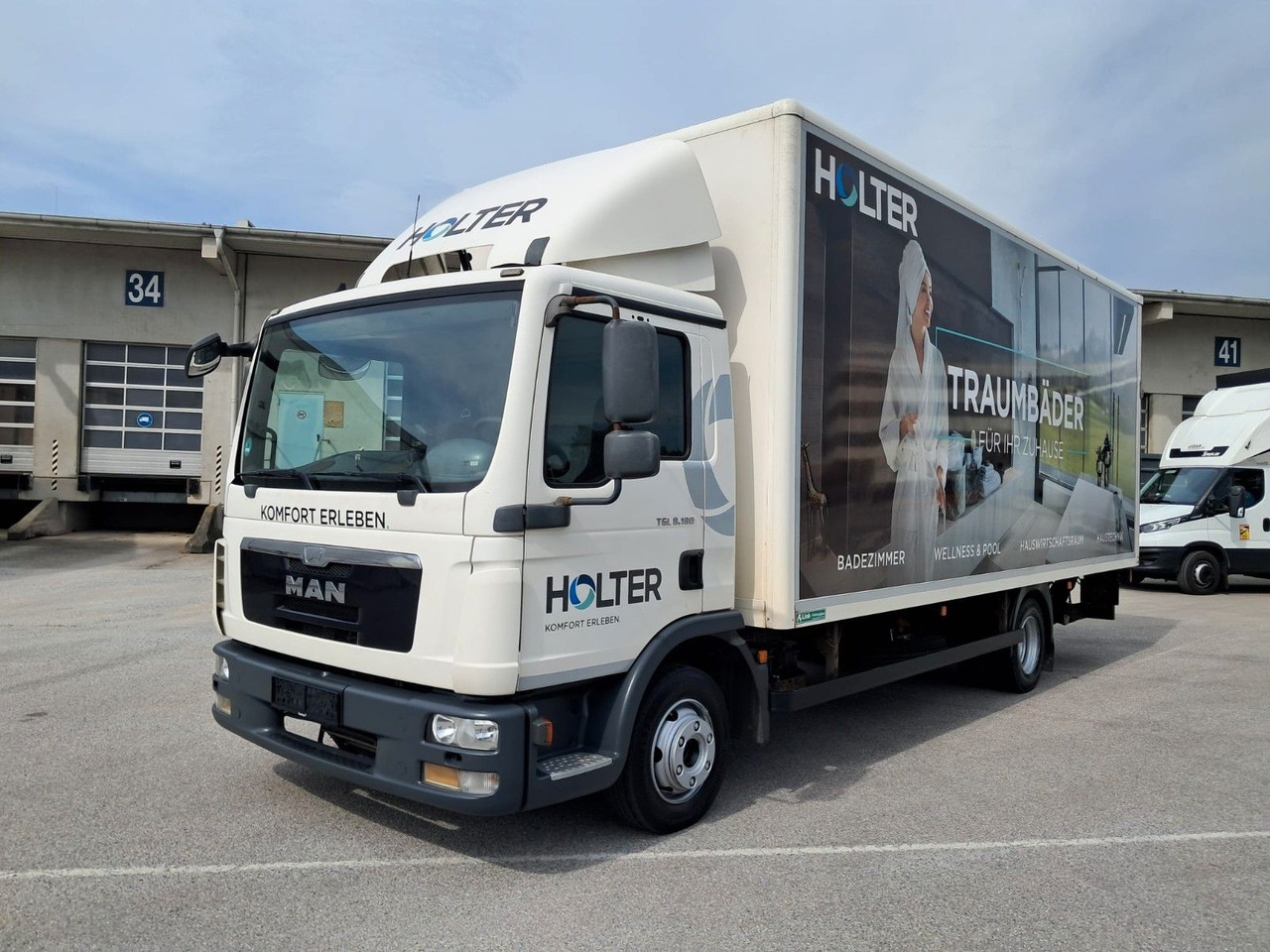 MAN TGL 8.180 Koffer mit LBW | Klima | Diff. | Tempo - Camión caja cerrada: foto 1 MAN TGL 8.180 Koffer mit LBW | Klima | Diff. | Tempo - Camión caja cerrada: foto 1