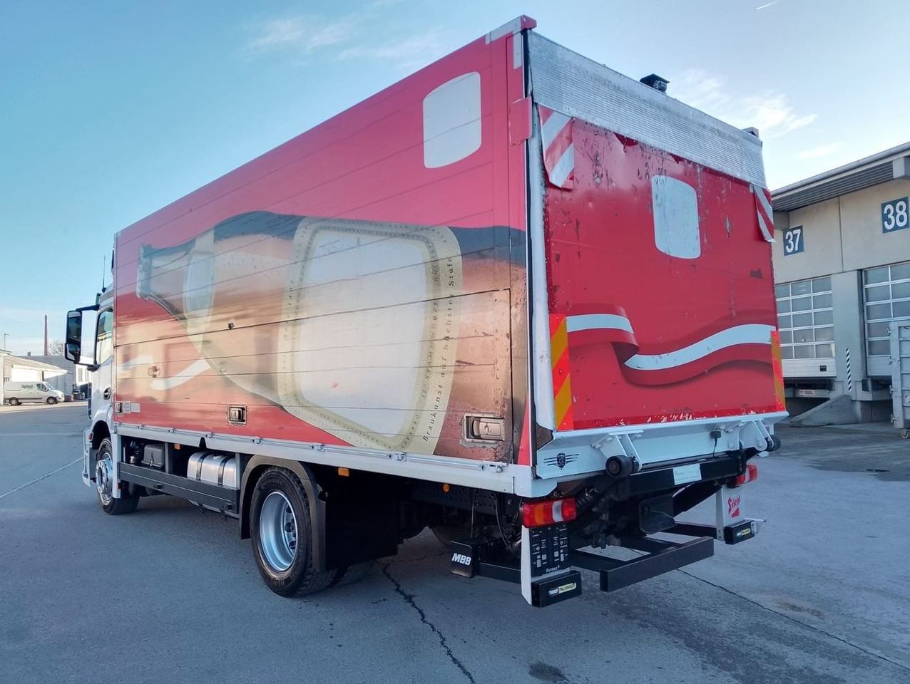 Mercedes-Benz ANTOS 18 30| Getränkew.| Klima| Luftgef| EZ 2014 - Camión transporte de bebidas: foto 4 Mercedes-Benz ANTOS 18 30| Getränkew.| Klima| Luftgef| EZ 2014 - Camión transporte de bebidas: foto 4