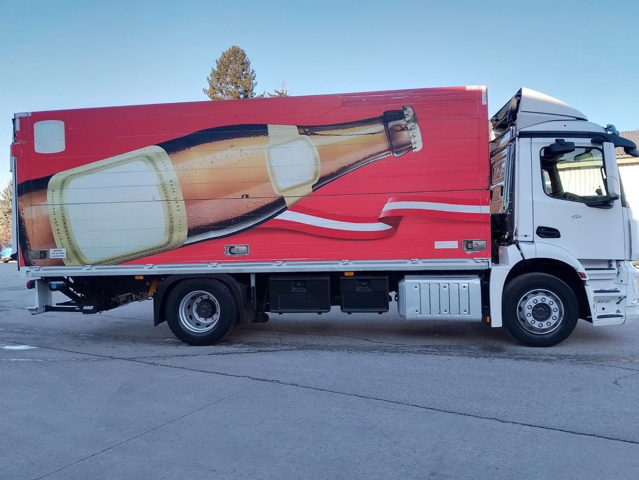 Mercedes-Benz ANTOS 18 30| Getränkew.| Klima| Luftgef| EZ 2014 - Camión transporte de bebidas: foto 5 Mercedes-Benz ANTOS 18 30| Getränkew.| Klima| Luftgef| EZ 2014 - Camión transporte de bebidas: foto 5