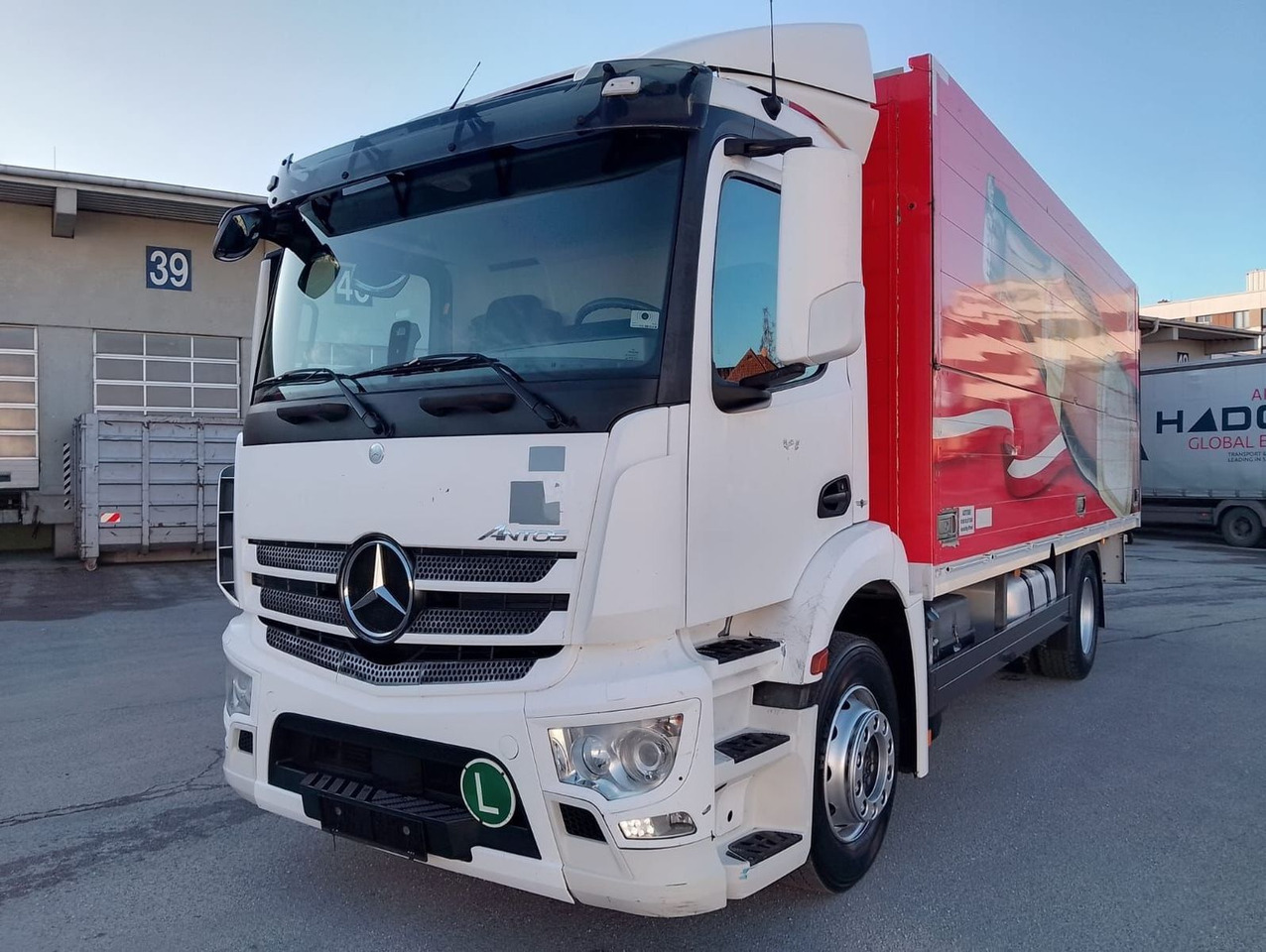 Mercedes-Benz ANTOS 18 30| Getränkew.| Klima| Luftgef| EZ 2014 - Camión transporte de bebidas: foto 1 Mercedes-Benz ANTOS 18 30| Getränkew.| Klima| Luftgef| EZ 2014 - Camión transporte de bebidas: foto 1
