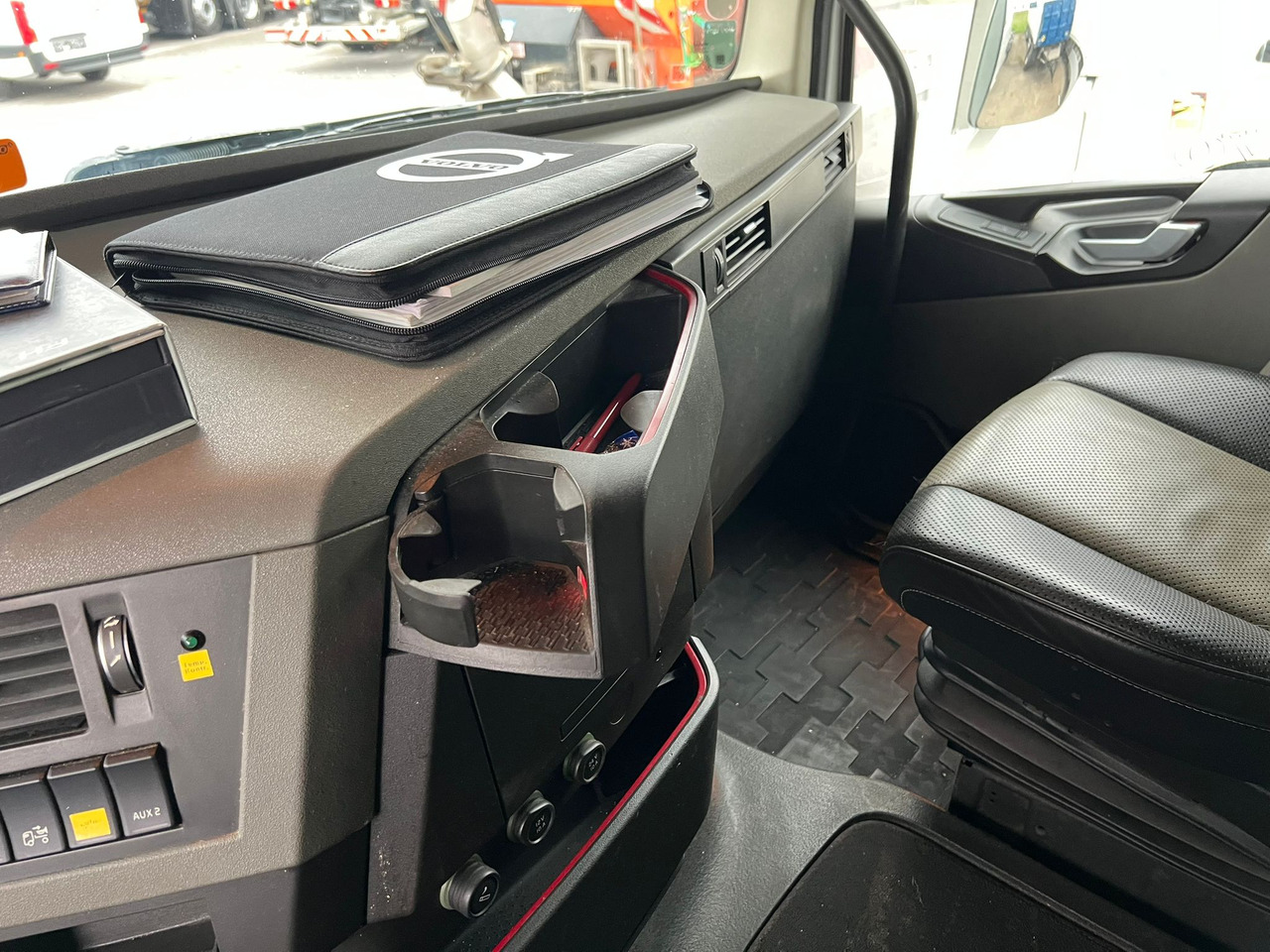 Camión chasis VOLVO FH 540 8x4 Fahrgestell: foto 10