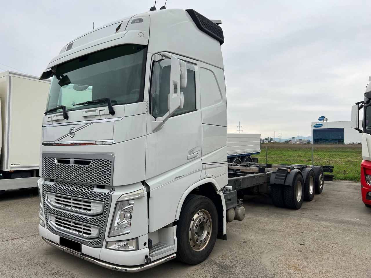 VOLVO FH 540 8x4 Fahrgestell - Camión chasis: foto 1 VOLVO FH 540 8x4 Fahrgestell - Camión chasis: foto 1