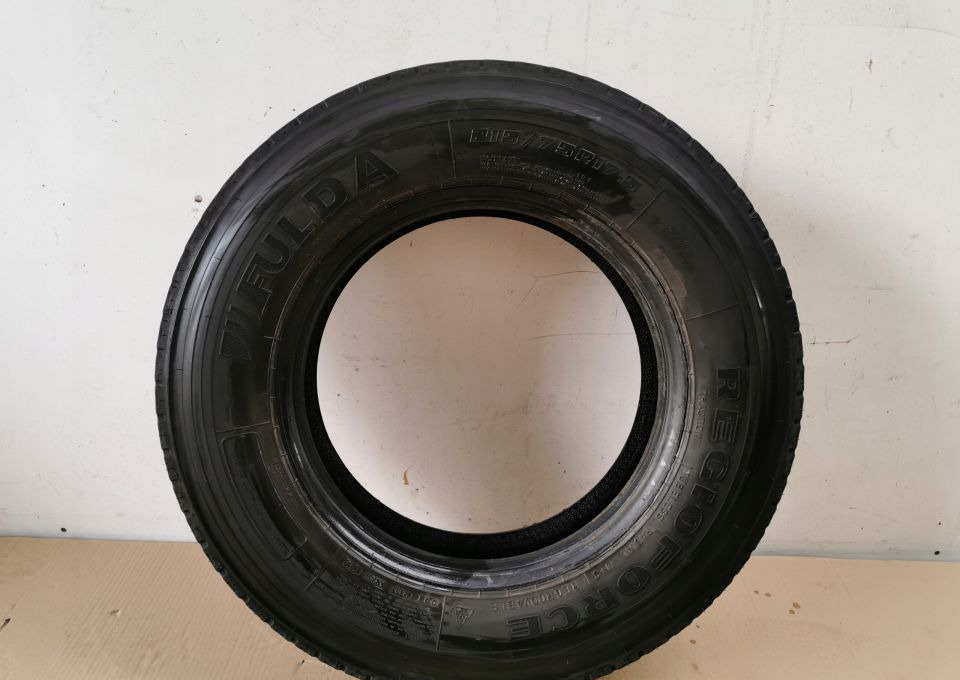 215/75R17.5 FULDA PENDNA 38/19 ŁADNA - Neumático: foto 1 215/75R17.5 FULDA PENDNA 38/19 ŁADNA - Neumático: foto 1