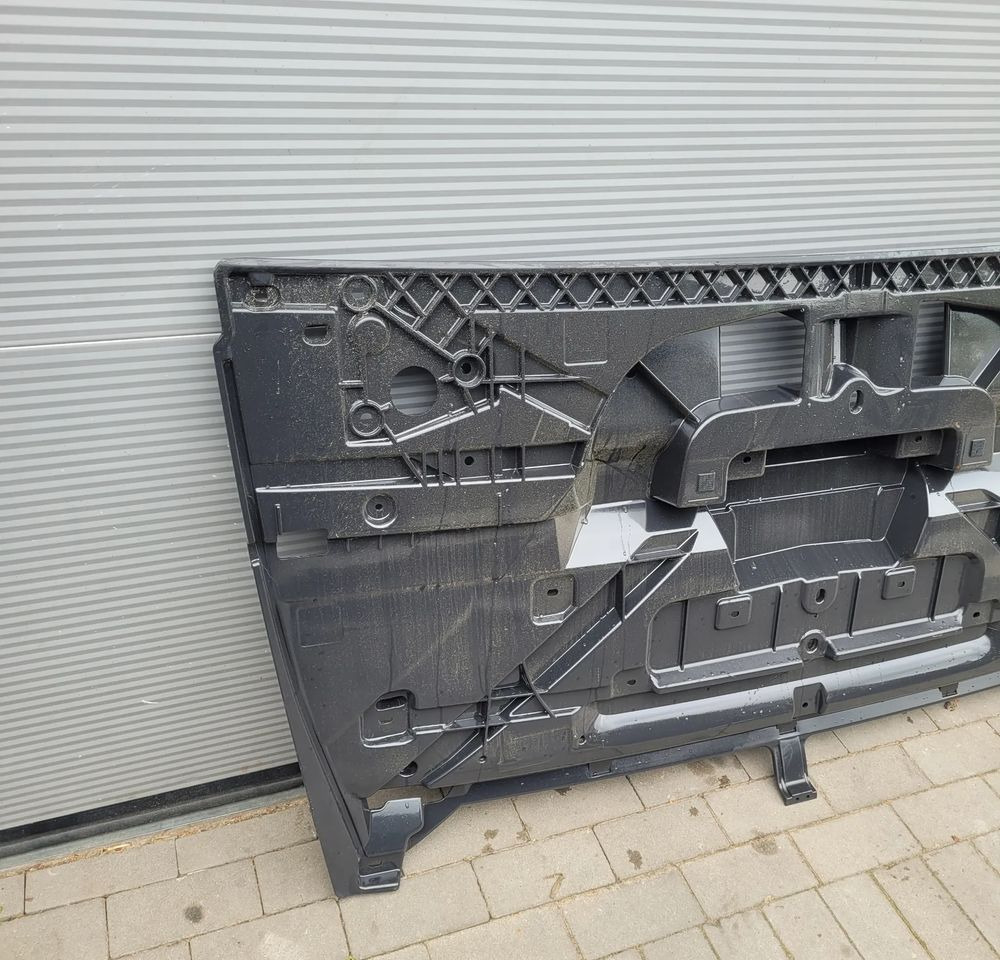 ATRAPA MASKA DAF XF 106 ORYGINAŁ 1835730 CHWALIM116 - Carrocería y exterior para Camión: foto 3 ATRAPA MASKA DAF XF 106 ORYGINAŁ 1835730 CHWALIM116 - Carrocería y exterior para Camión: foto 3