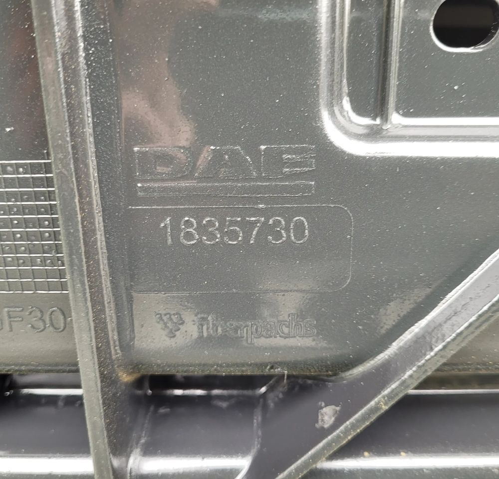 ATRAPA MASKA DAF XF 106 ORYGINAŁ 1835730 CHWALIM116 - Carrocería y exterior para Camión: foto 4 ATRAPA MASKA DAF XF 106 ORYGINAŁ 1835730 CHWALIM116 - Carrocería y exterior para Camión: foto 4