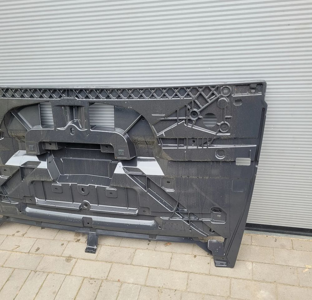 ATRAPA MASKA DAF XF 106 ORYGINAŁ 1835730 CHWALIM116 - Carrocería y exterior para Camión: foto 2 ATRAPA MASKA DAF XF 106 ORYGINAŁ 1835730 CHWALIM116 - Carrocería y exterior para Camión: foto 2