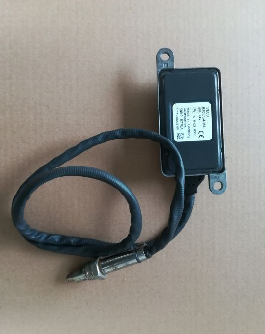 CZUJNIK NOX IVECO STRALIS 5801754014 - Sensor: foto 1 CZUJNIK NOX IVECO STRALIS 5801754014 - Sensor: foto 1
