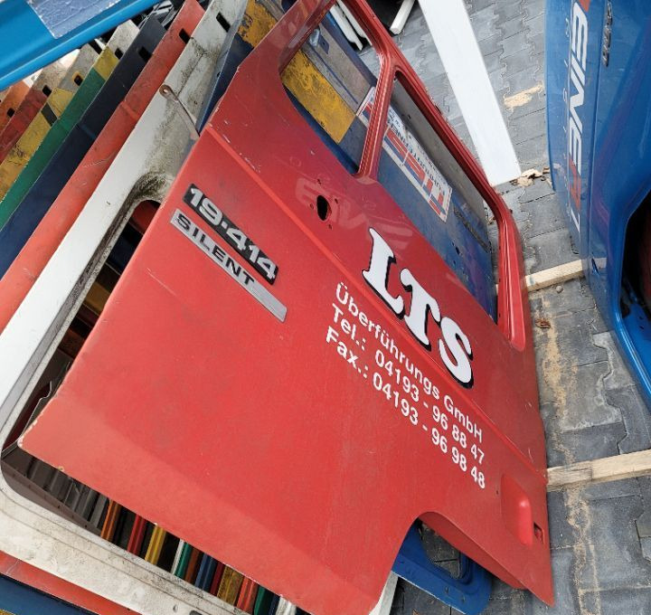 DRZWI MAN F2000 F90 LEWE BEZ KOROZJI - Puerta y piezas para Camión: foto 1 DRZWI MAN F2000 F90 LEWE BEZ KOROZJI - Puerta y piezas para Camión: foto 1