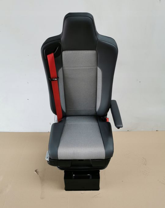 FOTEL RENAULT RANGE T GAMA PRAWY NOWY PNEUMATYCZNY - Asiento: foto 1 FOTEL RENAULT RANGE T GAMA PRAWY NOWY PNEUMATYCZNY - Asiento: foto 1