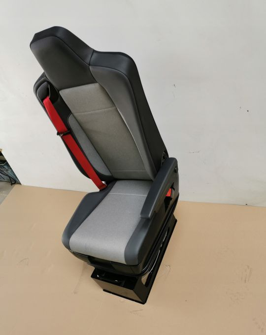 FOTEL RENAULT RANGE T GAMA PRAWY NOWY PNEUMATYCZNY - Asiento: foto 2 FOTEL RENAULT RANGE T GAMA PRAWY NOWY PNEUMATYCZNY - Asiento: foto 2
