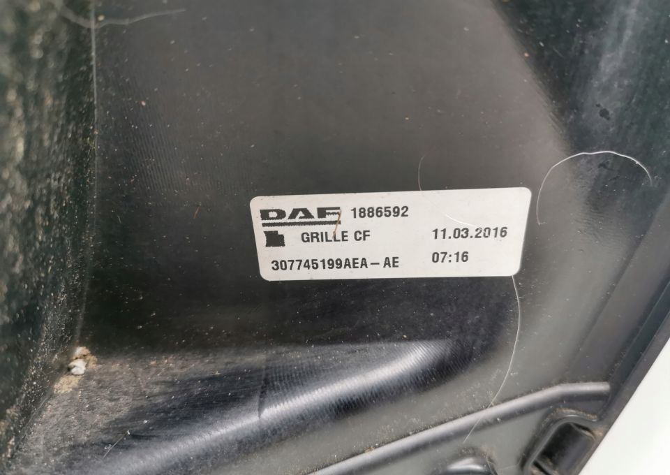 GRILL ATRAPA DAF CF EURO6 1886592 ORYGINAŁ - Capota: foto 4 GRILL ATRAPA DAF CF EURO6 1886592 ORYGINAŁ - Capota: foto 4