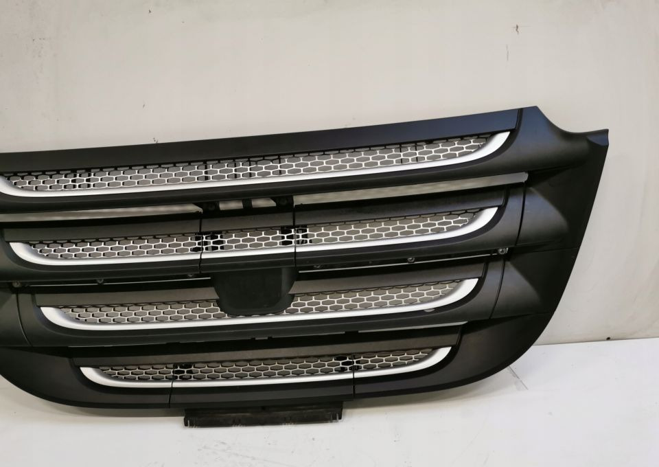 GRILL ATRAPA DAF XF 106 lift ORYGINAŁ 2048272 - Parrilla para Camión: foto 3 GRILL ATRAPA DAF XF 106 lift ORYGINAŁ 2048272 - Parrilla para Camión: foto 3