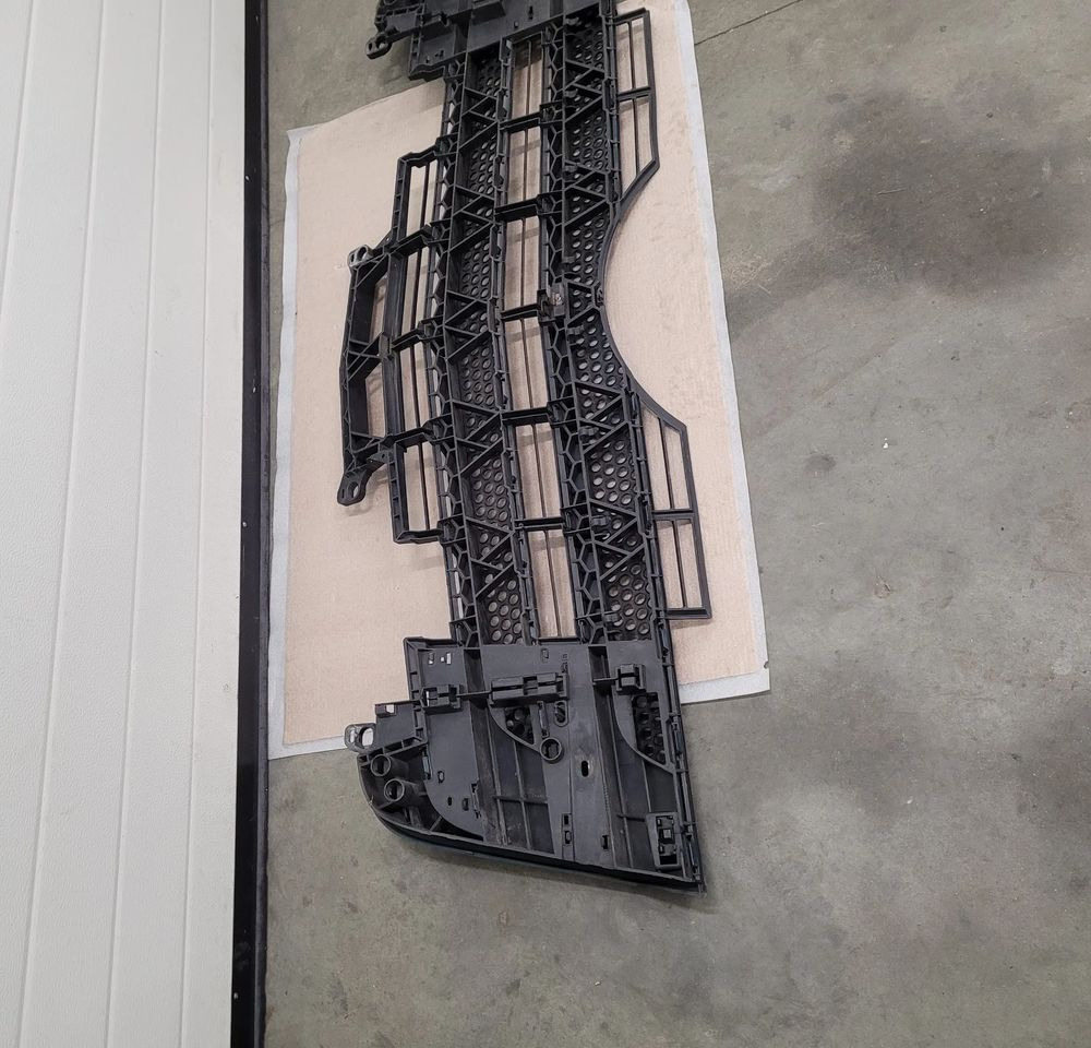 GRILL MERCEDES ACTROS MP4 ORYGINAŁ - Parrilla para Camión: foto 4 GRILL MERCEDES ACTROS MP4 ORYGINAŁ - Parrilla para Camión: foto 4