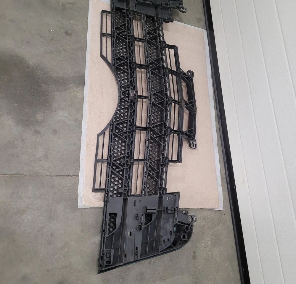 GRILL MERCEDES ACTROS MP4 ORYGINAŁ - Parrilla para Camión: foto 5 GRILL MERCEDES ACTROS MP4 ORYGINAŁ - Parrilla para Camión: foto 5