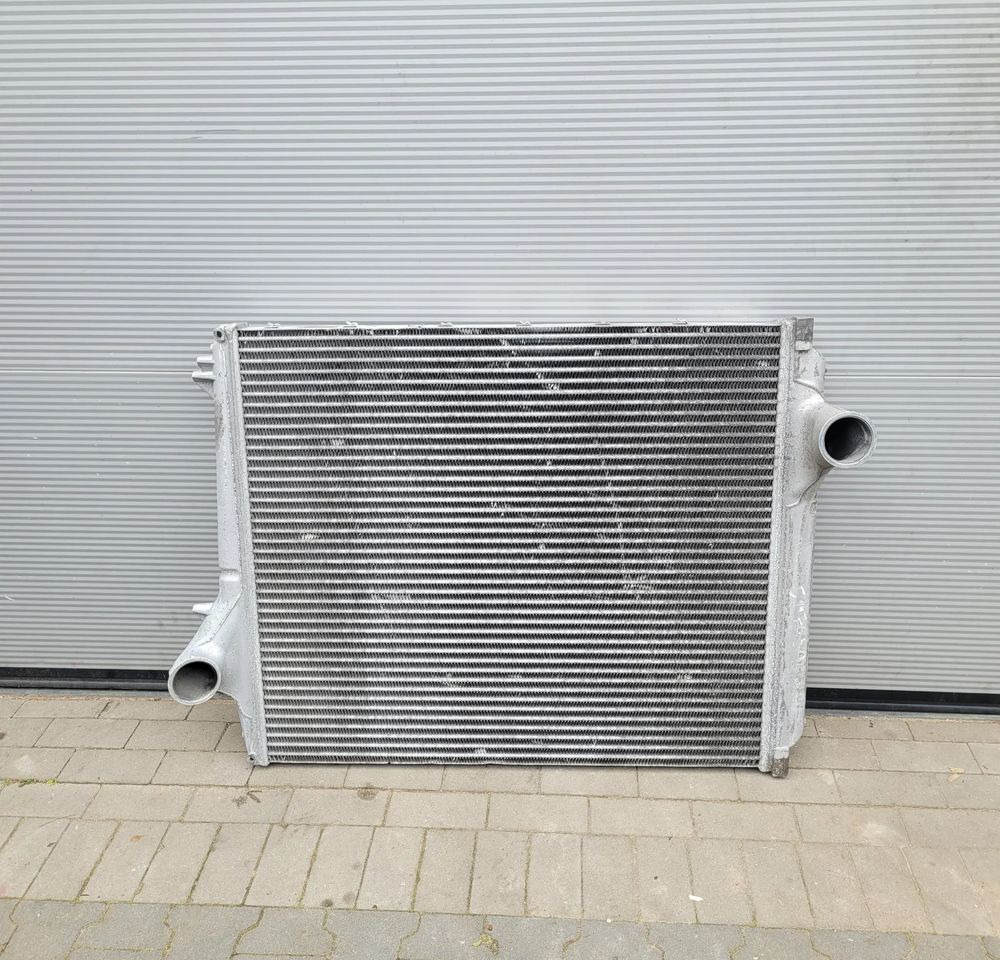 INTERCOOLER RENAULT GAMA T ORYGINAL SZCZELNA 7421892738 CHWALIM116 - Intercooler para Camión: foto 1 INTERCOOLER RENAULT GAMA T ORYGINAL SZCZELNA 7421892738 CHWALIM116 - Intercooler para Camión: foto 1