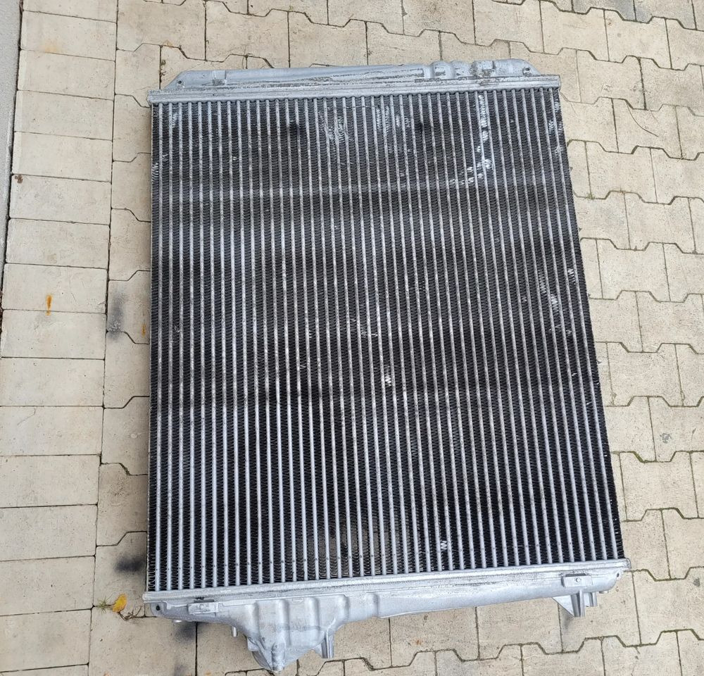 INTERCOOLER VOLVO FH4 RENAULT RANGE T 21631996 ORYGINAŁ CHWALIM116 - Intercooler para Camión: foto 2 INTERCOOLER VOLVO FH4 RENAULT RANGE T 21631996 ORYGINAŁ CHWALIM116 - Intercooler para Camión: foto 2