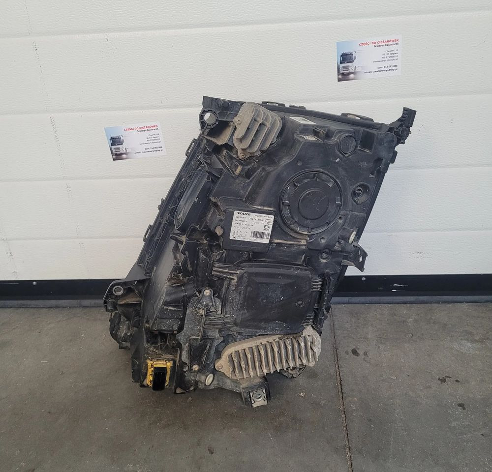 LAMPA VOLVO FMX RH ORYGINAŁ 22239057 CHWALIM116 - Luz/ Iluminación para Camión: foto 4 LAMPA VOLVO FMX RH ORYGINAŁ 22239057 CHWALIM116 - Luz/ Iluminación para Camión: foto 4