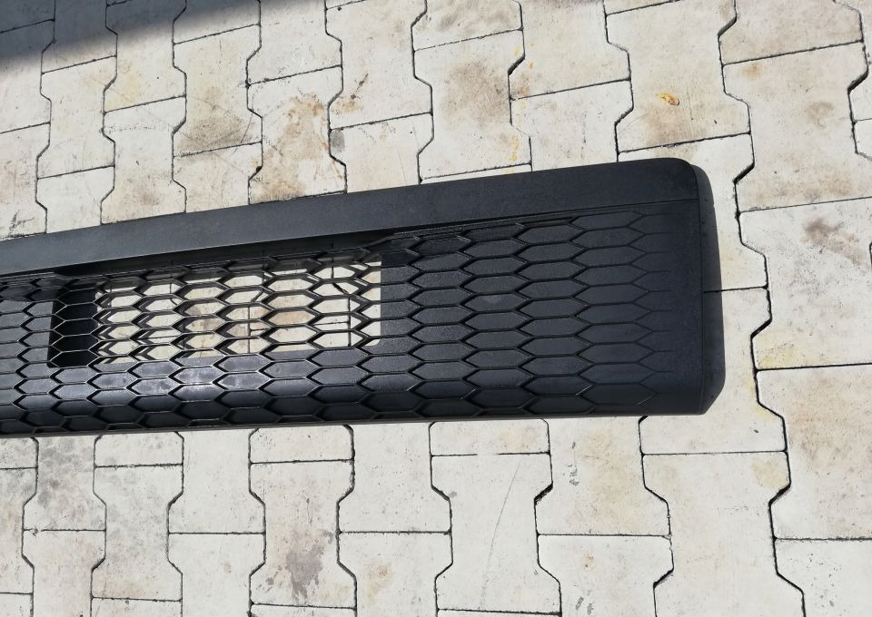 MASKA GRILL ATRAPA VOLVO FL FE 82523575 NOWY ORYG. - Capota: foto 3 MASKA GRILL ATRAPA VOLVO FL FE 82523575 NOWY ORYG. - Capota: foto 3