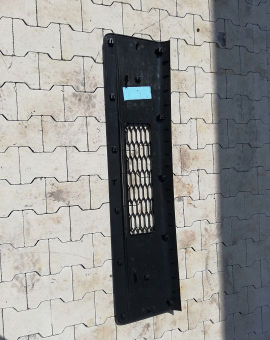 MASKA GRILL ATRAPA VOLVO FL FE 82523575 NOWY ORYG. - Parrilla para Camión: foto 4 MASKA GRILL ATRAPA VOLVO FL FE 82523575 NOWY ORYG. - Parrilla para Camión: foto 4