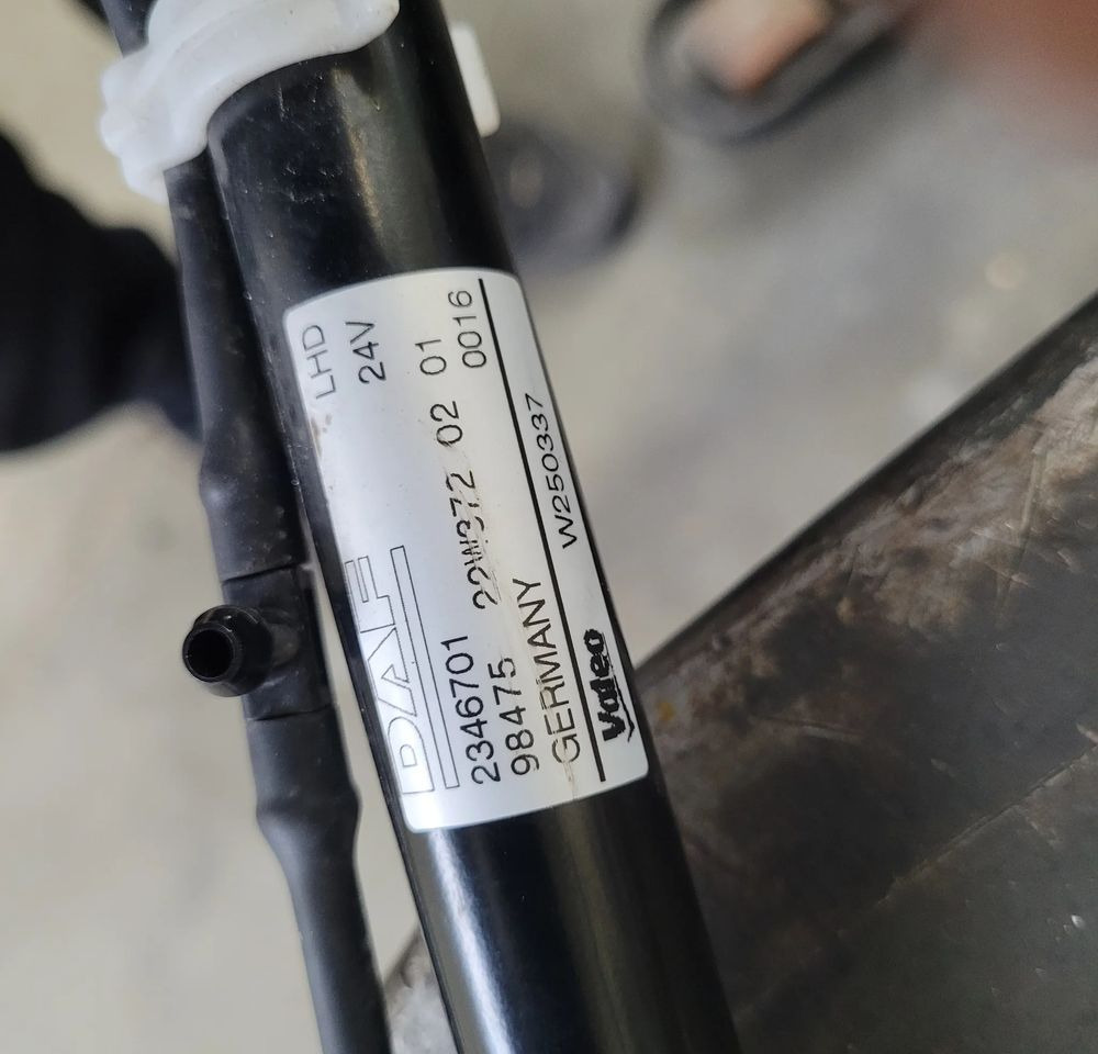 MECHANIZM WYCIERACZEK DAF XG XF NM. 2346701 SPRAWNY ORYGINAŁ CHWALIM116 - Limpiaparabrisas para Camión: foto 4 MECHANIZM WYCIERACZEK DAF XG XF NM. 2346701 SPRAWNY ORYGINAŁ CHWALIM116 - Limpiaparabrisas para Camión: foto 4